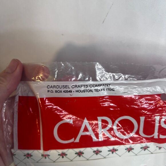 VTG Carousel Crafts Doll House Decorator Kit Wallpaper Doll Furniture Clothes - Picture 11 of 13